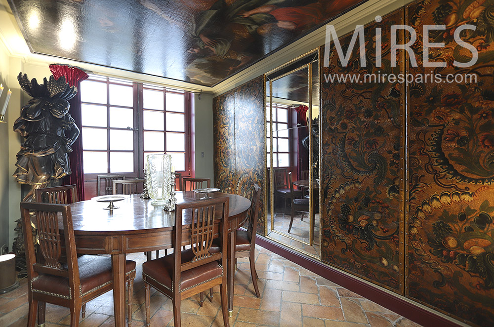 C1780 – Dîner, mur et plafond peints