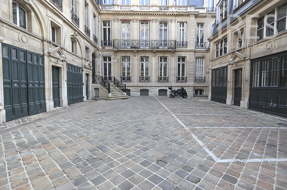 C1782 – Paved courtyard