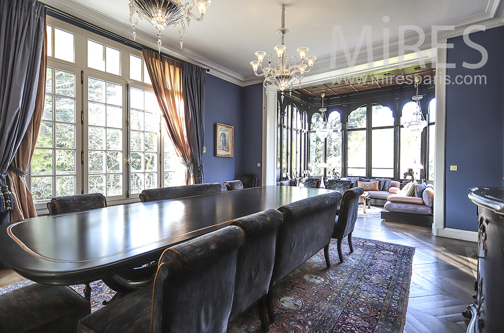 C0472 – Large classic dining room