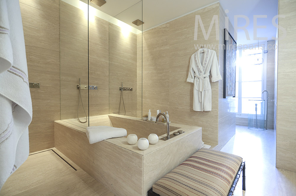 Salle de bains design et sauna. C1789