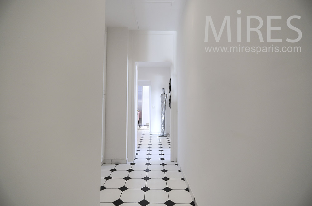 C1789 – Corridors, white and black tiles