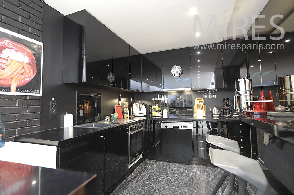 Open black kitchen. C1792