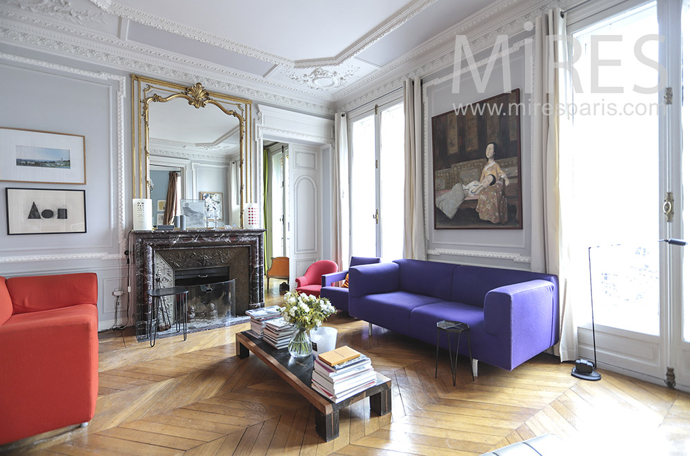 C1804 – Colorful Haussmannian apartment