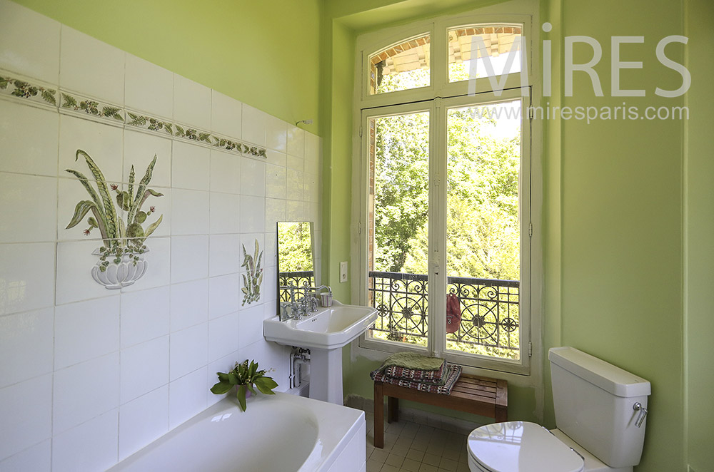 C1805 – Green bathroom