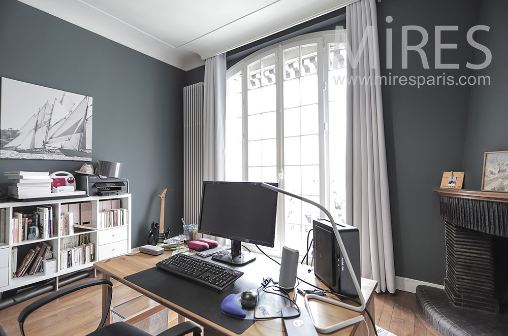 C1810 – Bureau avec balcon