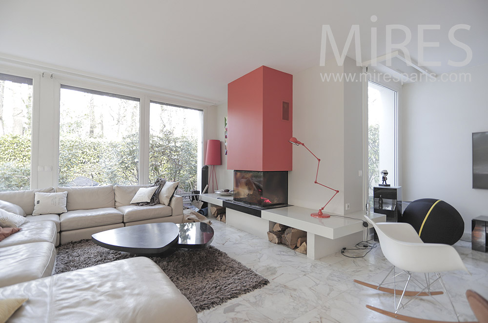 C1812 – White living room, modern fireplace