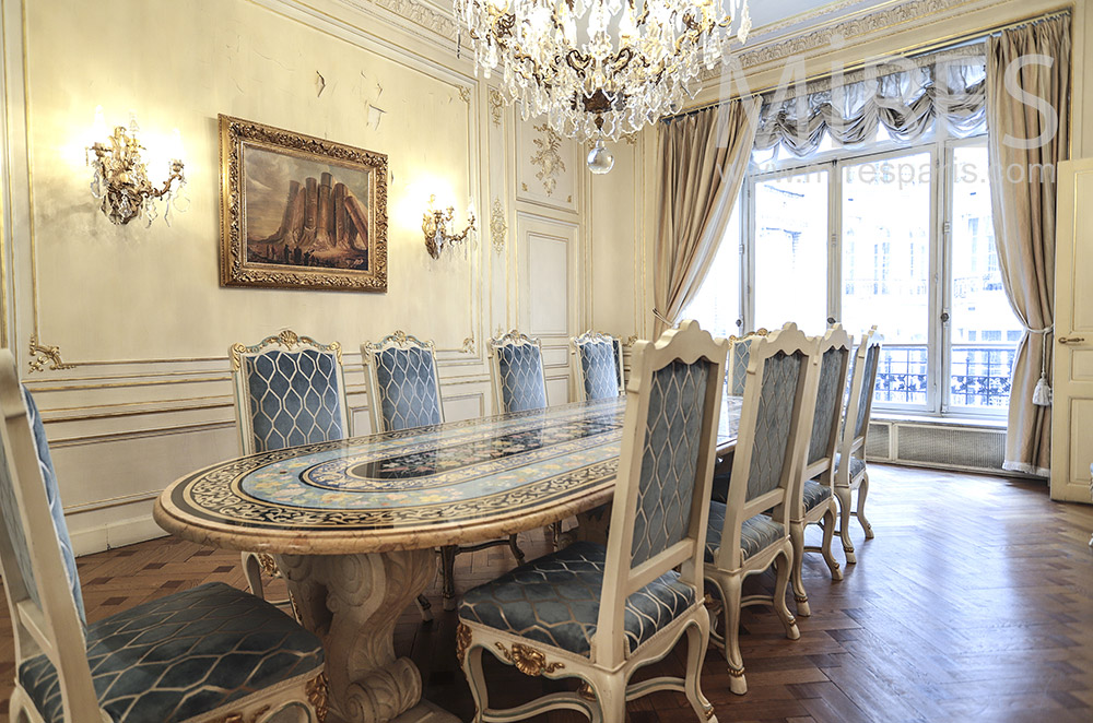 C1816 – Dining room, marble and chandelier