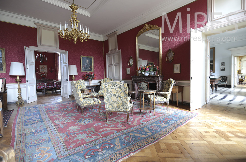 Salon ancien avec piano. C1819 | Mires Paris
