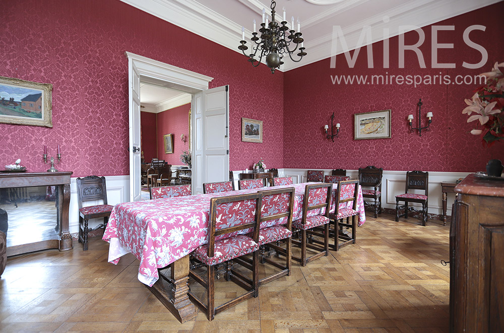 C1819 – Classic red dining room