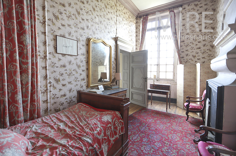 C1819 – Chambre rouge