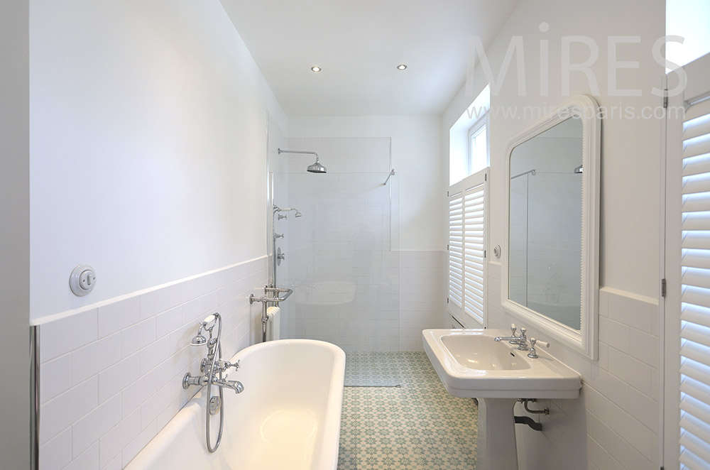 Bath and shower. C1826