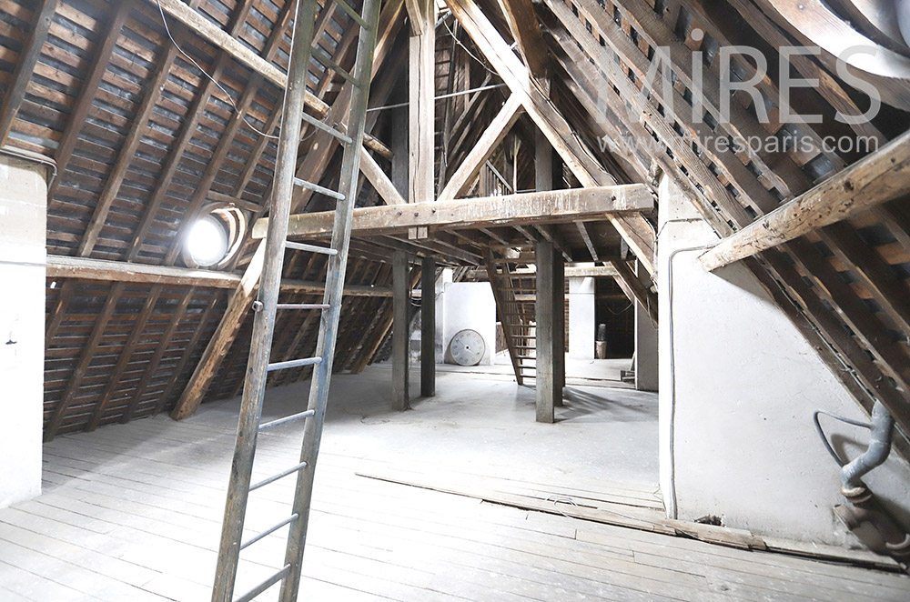 C1830 – Beautiful empty wooden attic