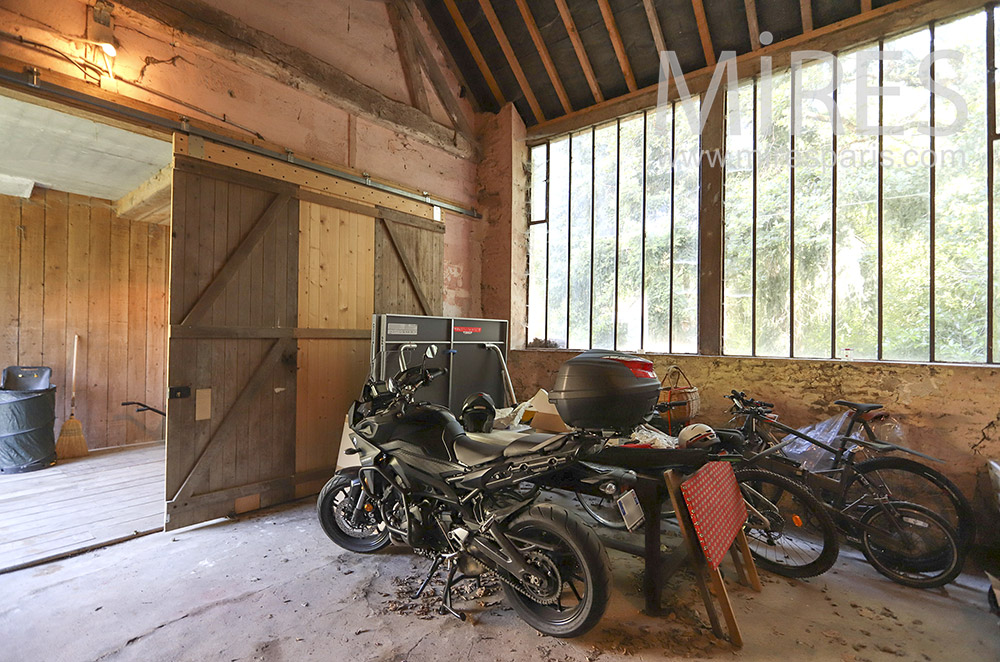 C1844 – Wooden garage