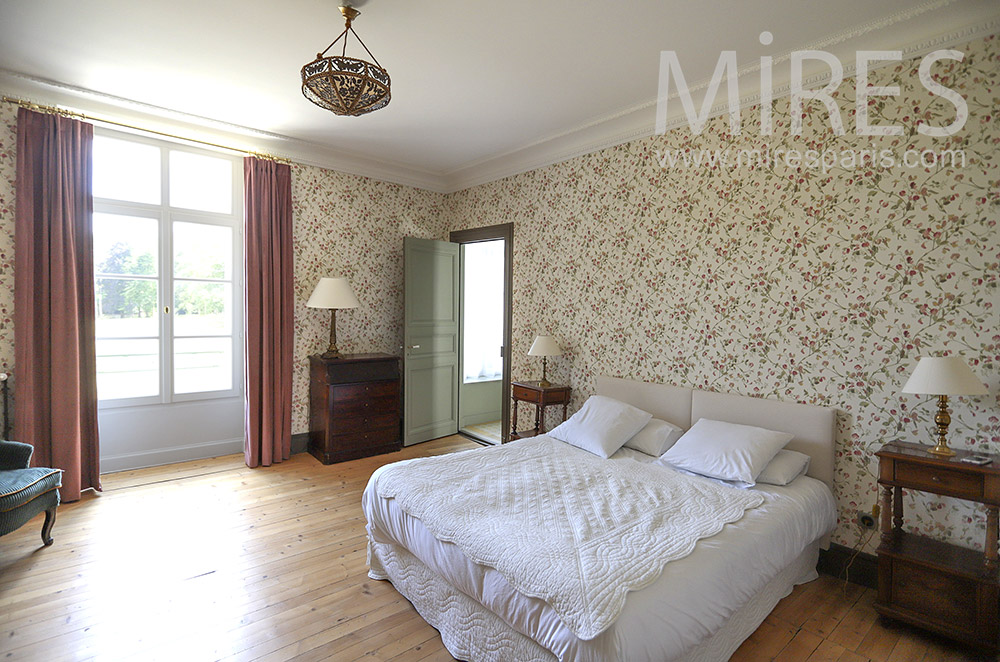 Nice room, wallpaper. C1842