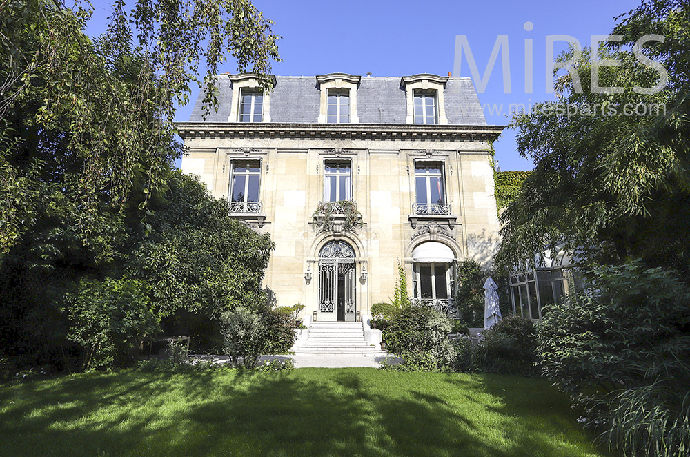 Maison bourgeoise à Paris. C1862