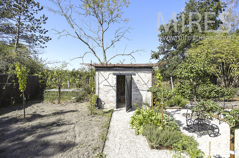 C1854 – Cabane de jardin