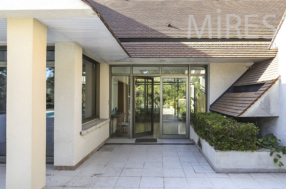 C1855 – Glazed entrance