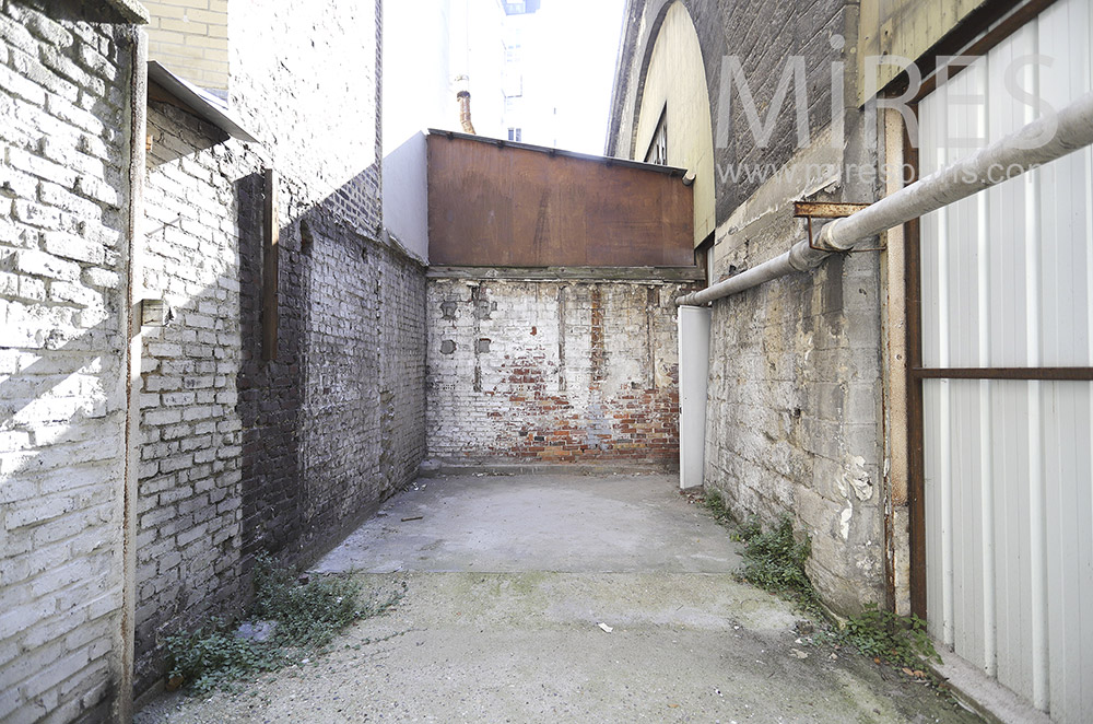 Workshop alley. C1860