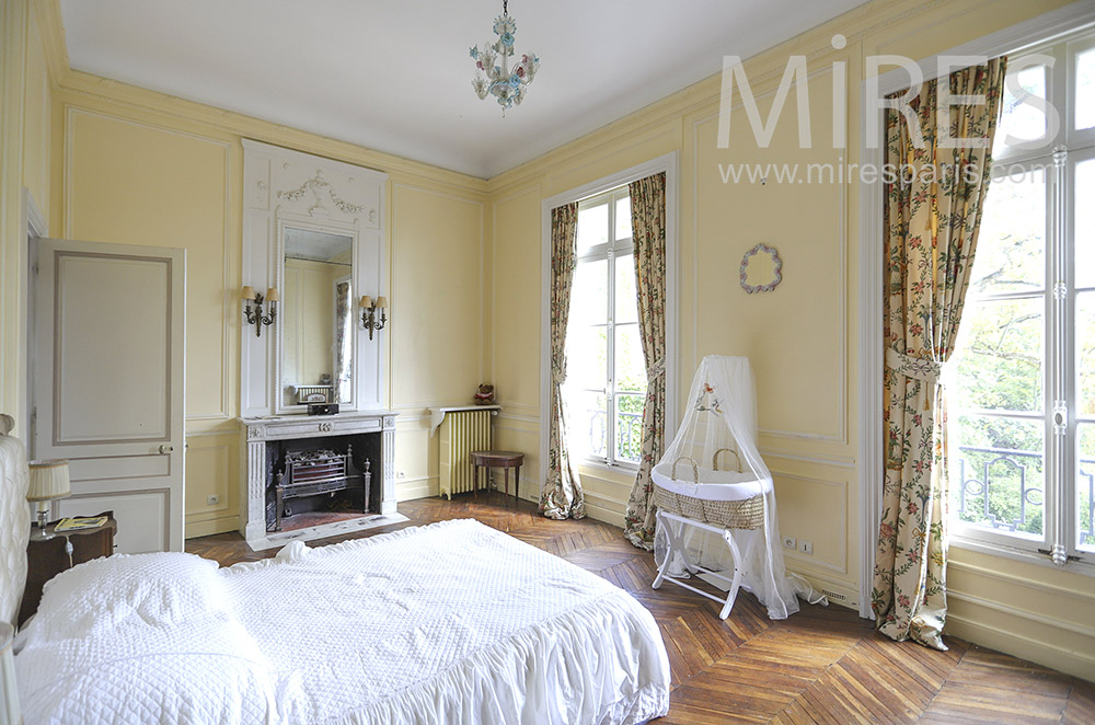 Chambre jaune pâle et couffin. C1864
