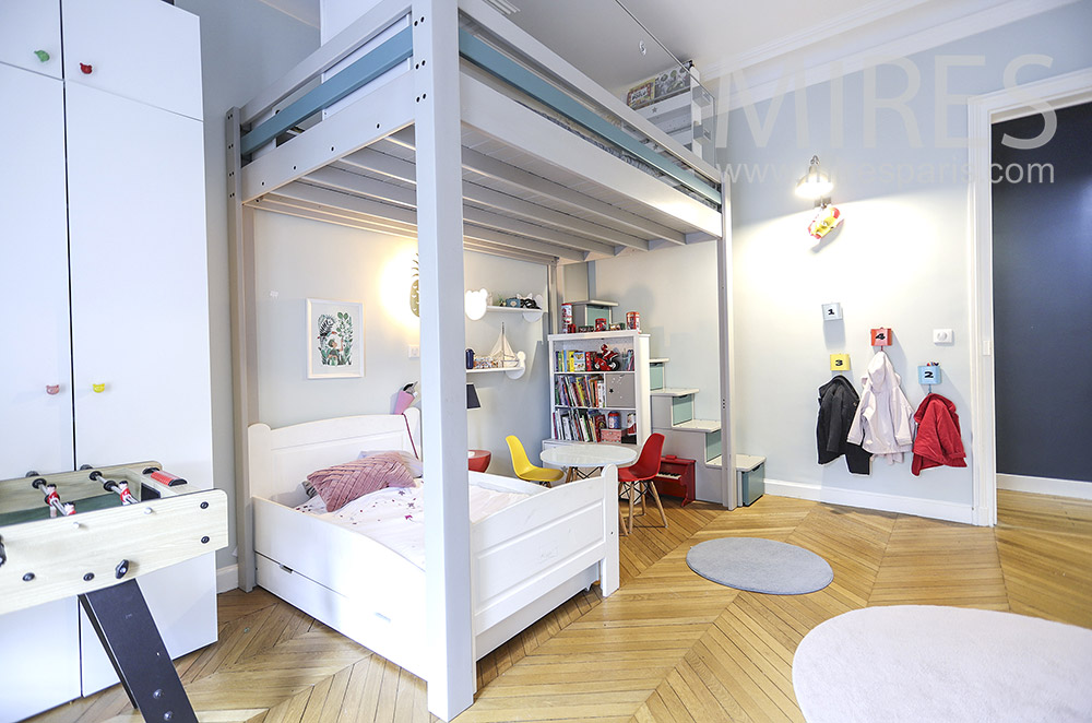 Lit mezzanine pour enfants. C1872