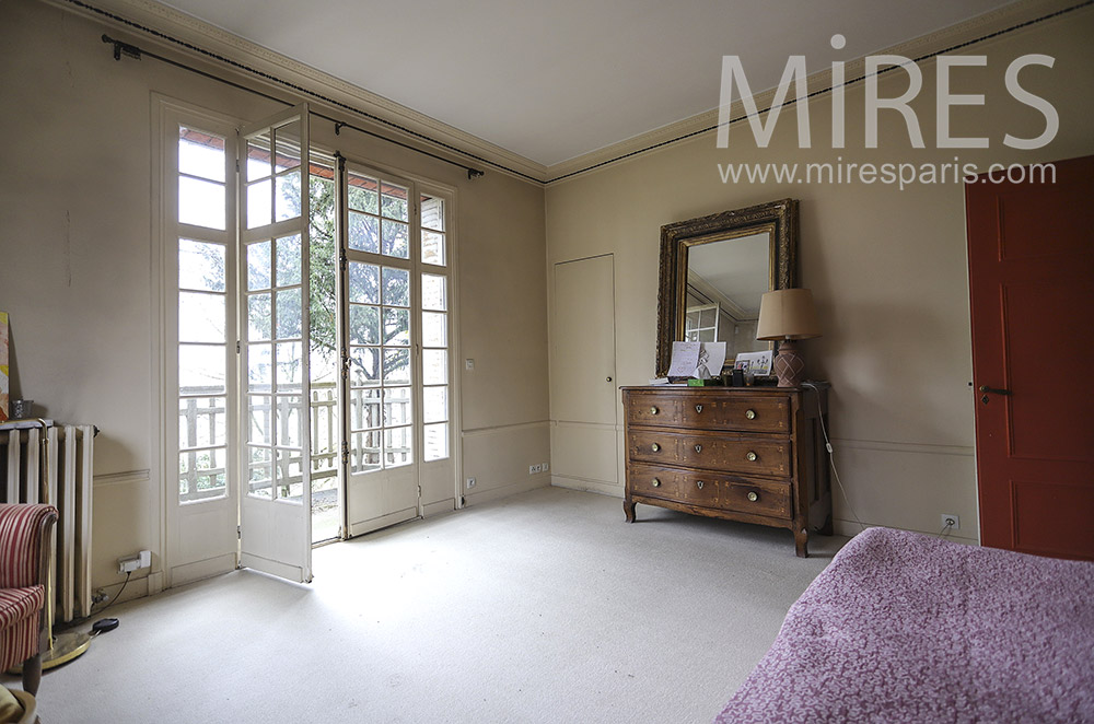 Chambre avec balcon. C1880