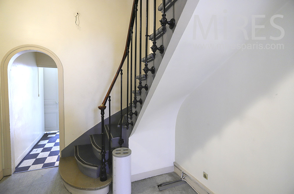C1893 – Escalier tournant