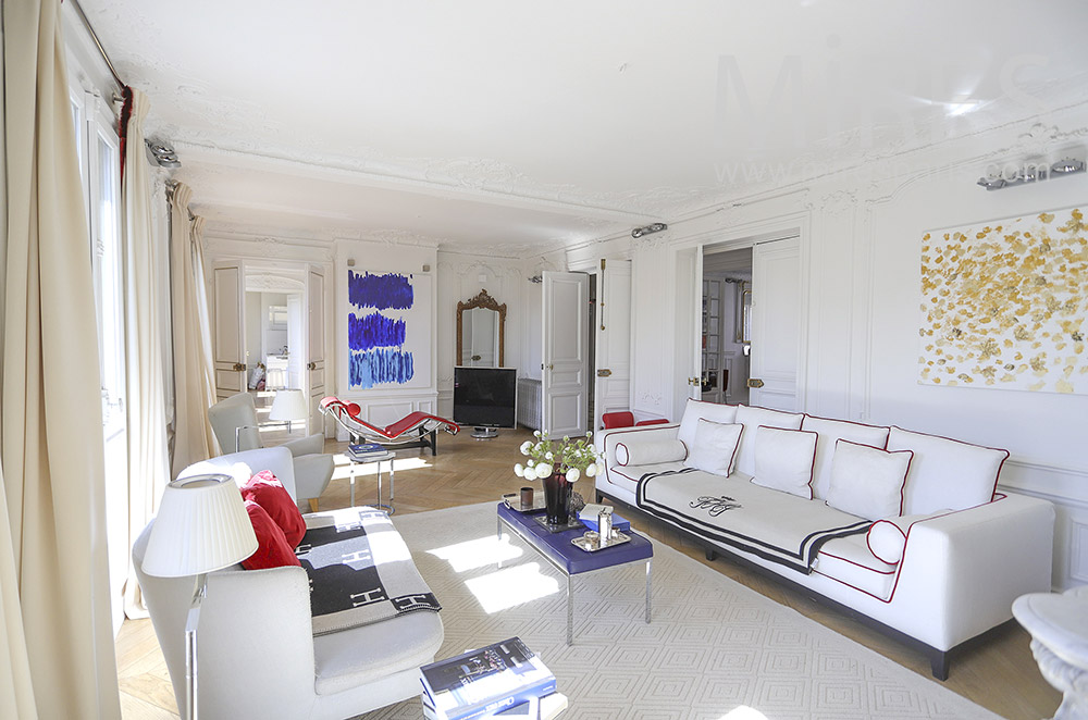 Beautiful white living room. C1903