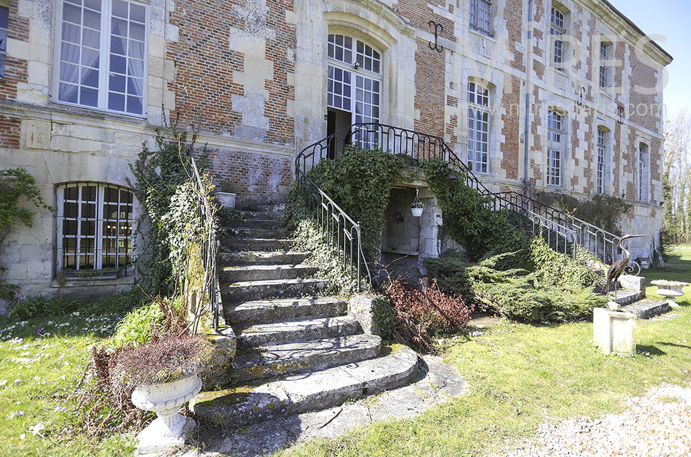 C1905 – Entrée à double escalier