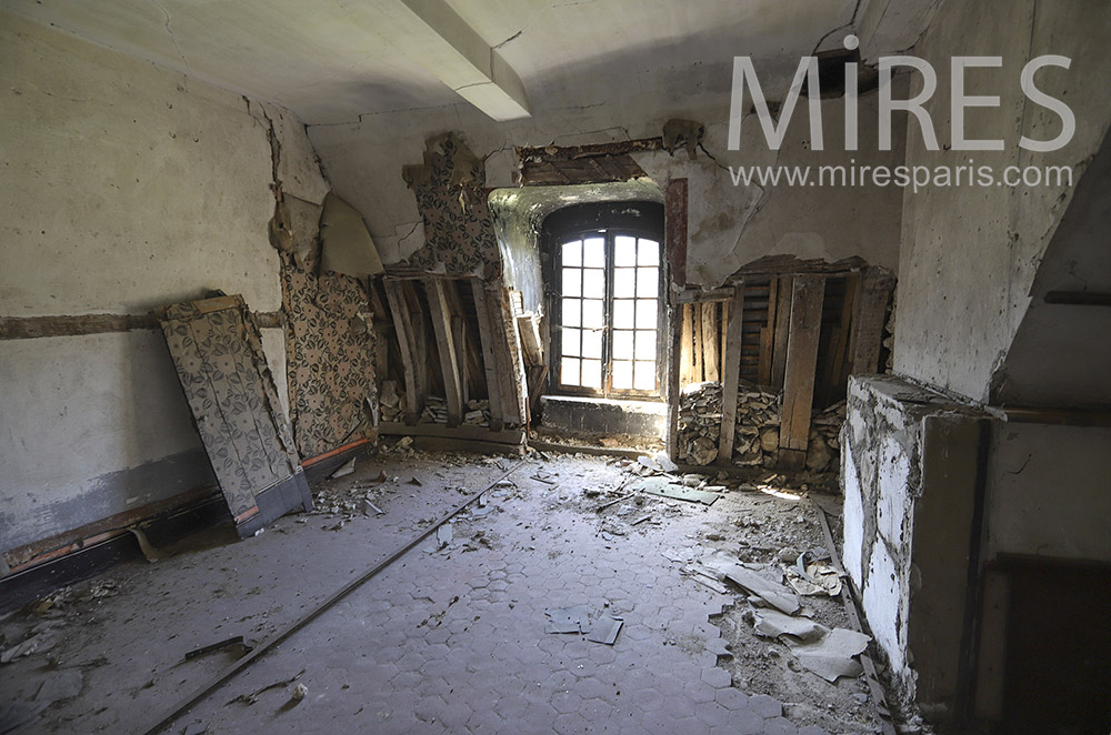 Abandoned room. C1905