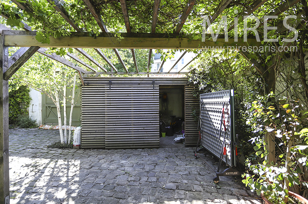 C1229 – Garage in pergola