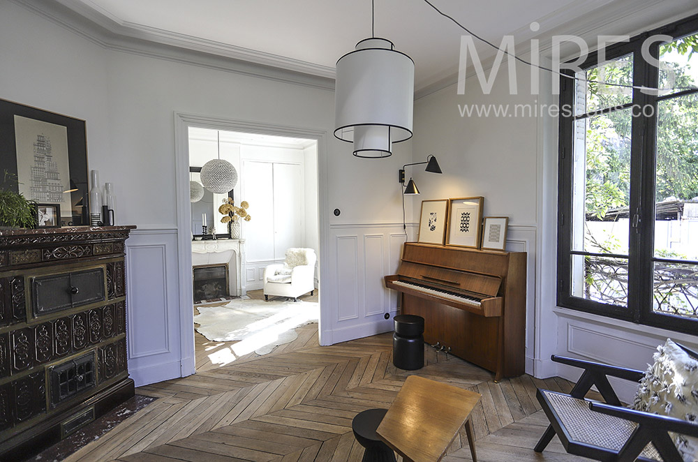 C1229 – Piano lounge