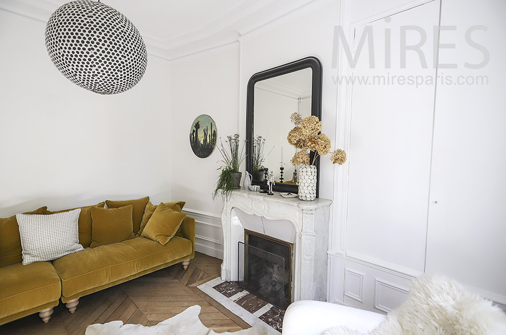 C1229 – Small white lounge