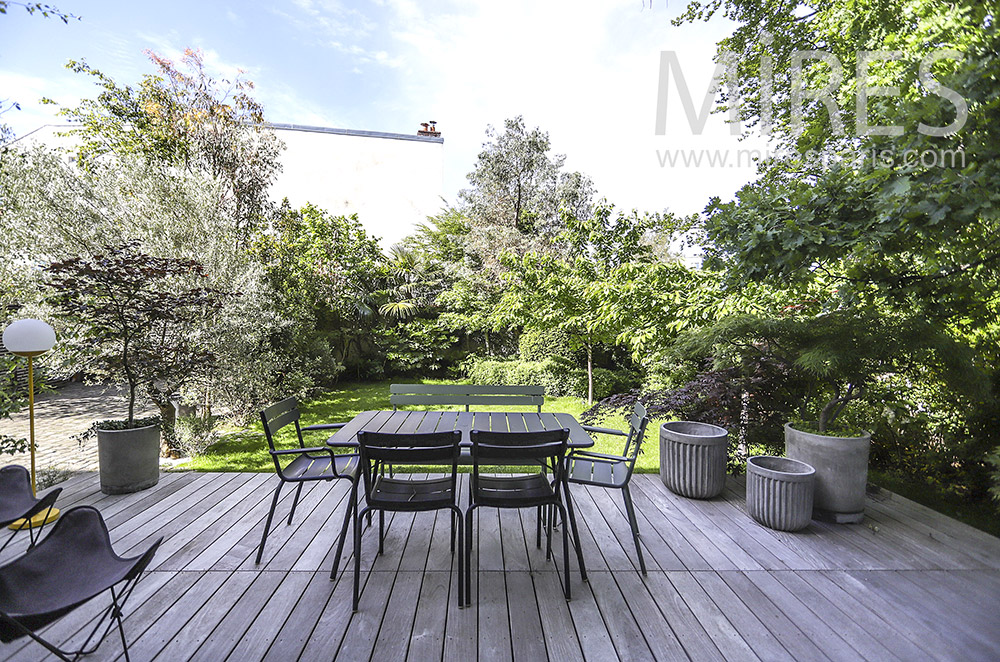 C1229 – Wooden terrace on the garden