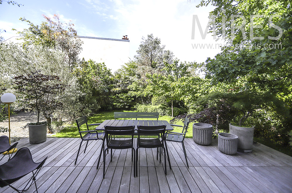 C1229 – Terrasse en bois sur jardin