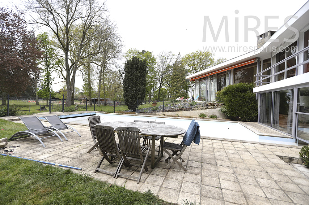 Swimming pool with terrace. C1528
