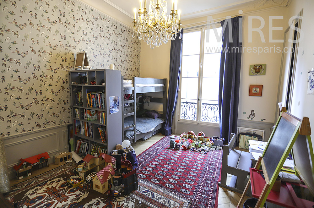 C1908 – Children’s room with wallpaper