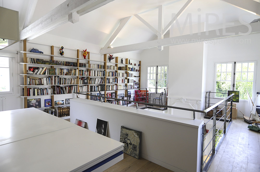 C1917 – Large white bookcase