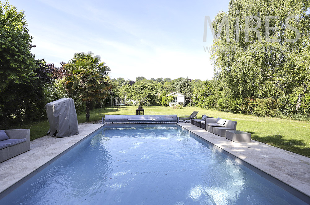 C1918 – Piscine sur jardin