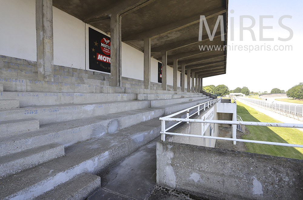 C1920 – Tribunes couvertes