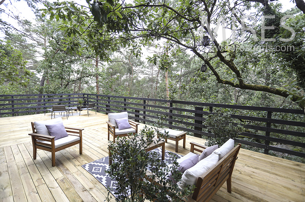 C1927 – Beautiful terrace in the trees