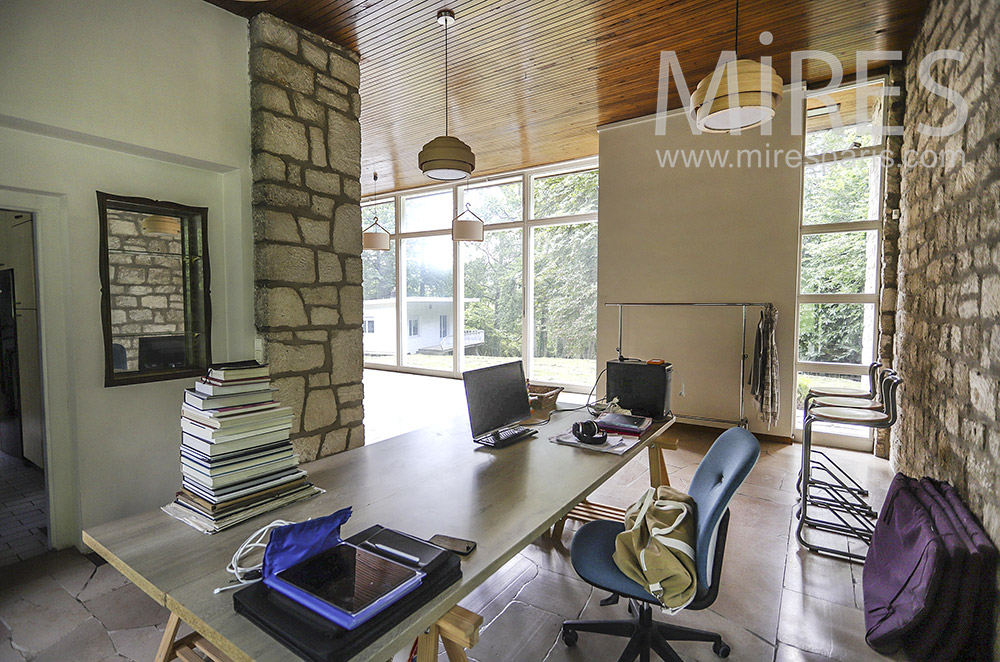 C1933 – Office, stone wall