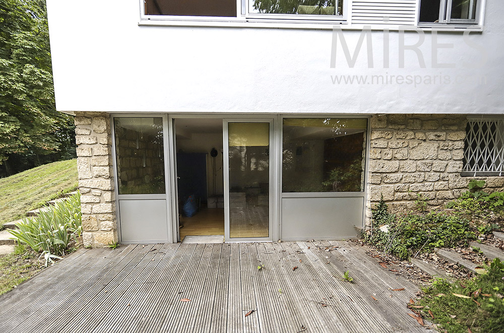 C1933 – Storage room with terrace