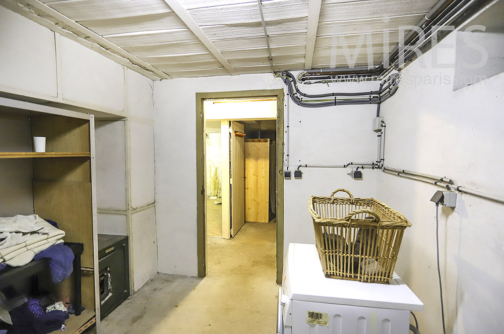 C1933 – Cellar and laundry room