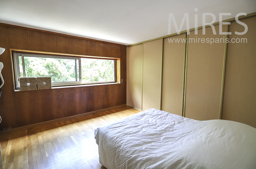 C1933 – Bedroom with bathroom