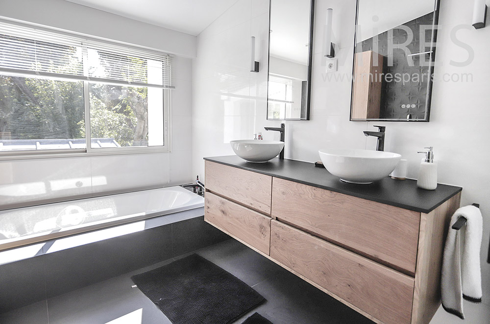 C1939 – Bathtub and large window