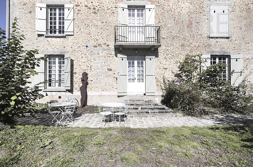 C1943 – Terrace on the garden side