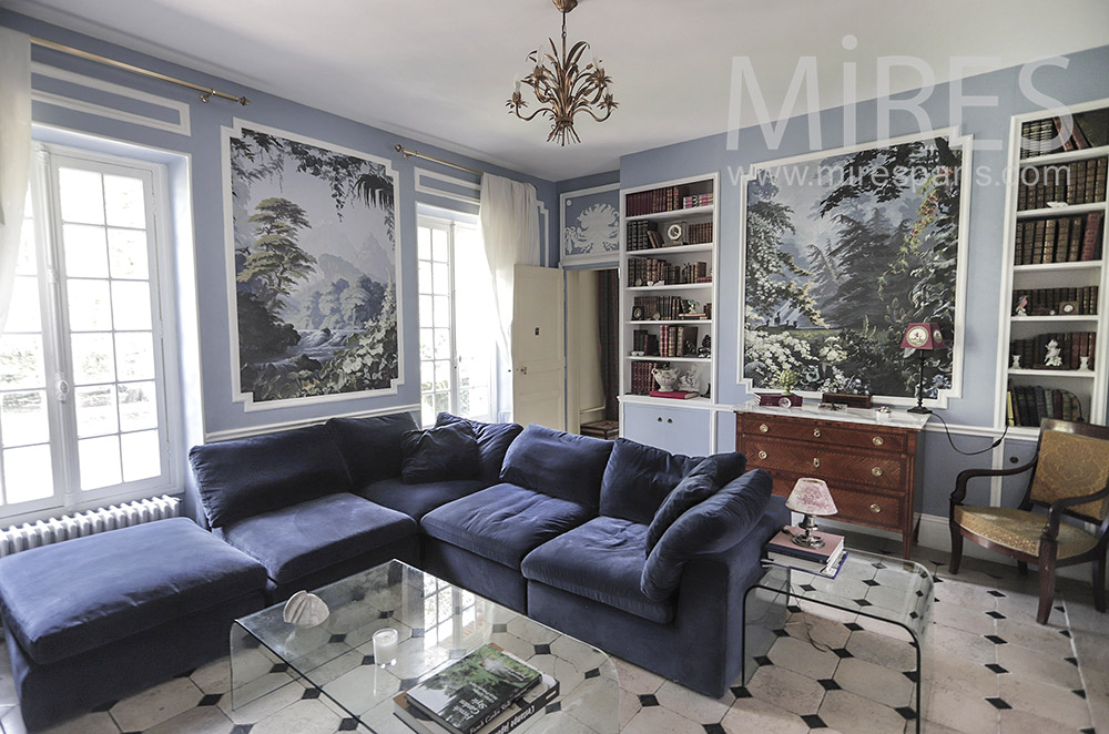 C1947 – Beautiful blue living room, painted walls