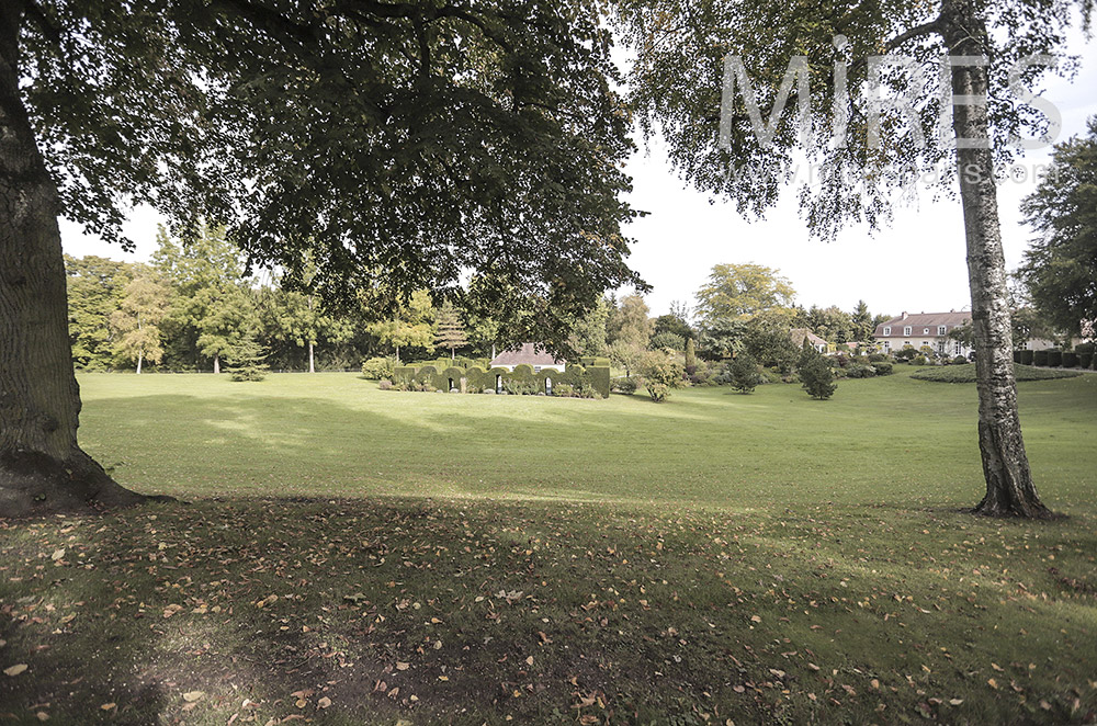 C1948 – Large maintained park