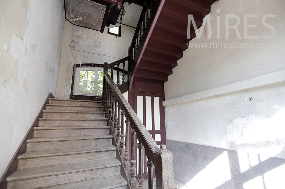 C1948 – Escalier ancien en bois