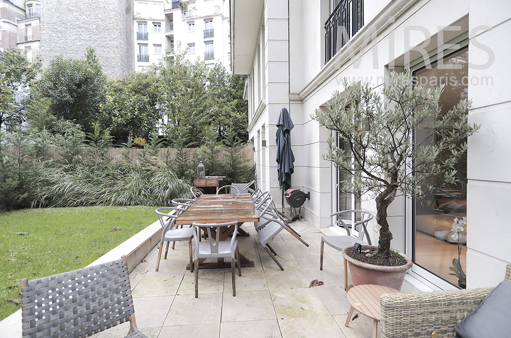 C1951 – Terrasse avec coin salon